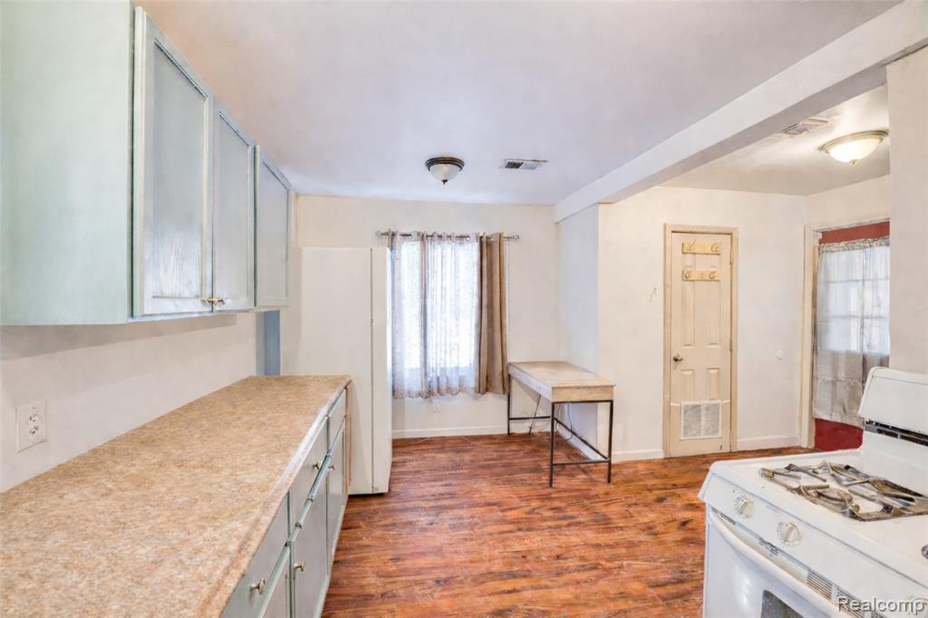 7536 Wilkie Street, Taylor, MI 48180 — Photo 18