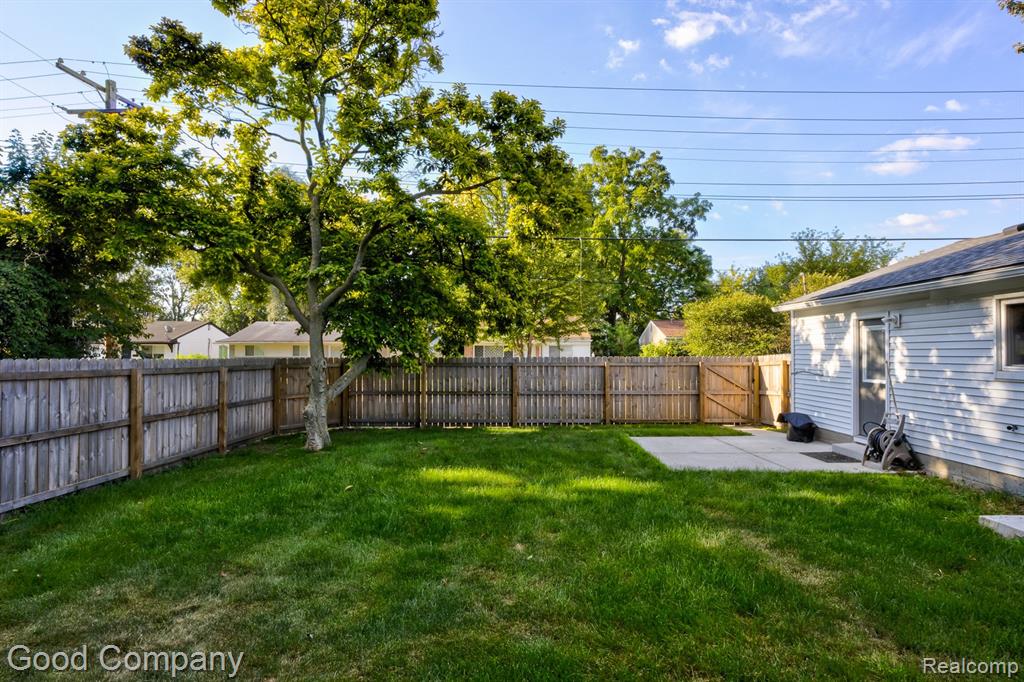 21900 Eastwood Street, Oak Park, MI 48237 — Photo 25