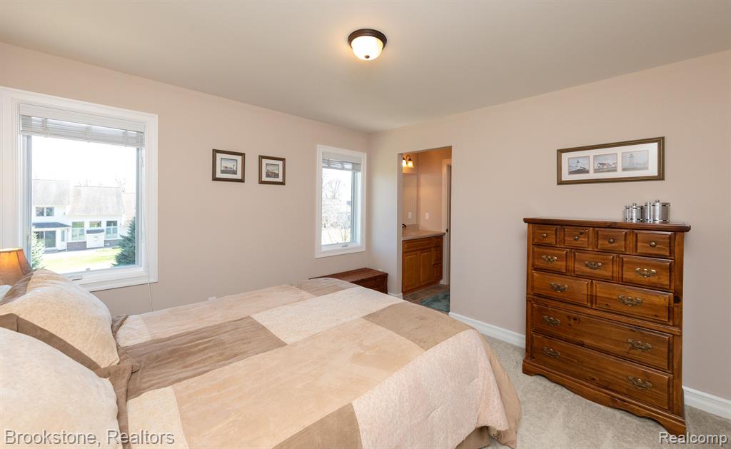 897 MOLDOVIA Drive, White Lake, MI — Photo 33