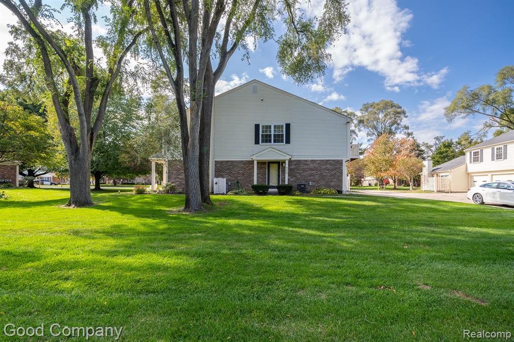 2068 Hidden Meadows Drive, unit D, Walled Lake, MI 48390 — Photo 24
