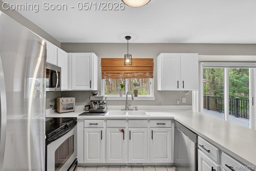 4450 Commerce Woods Drive, Commerce Twp, MI 48382 — Photo 14