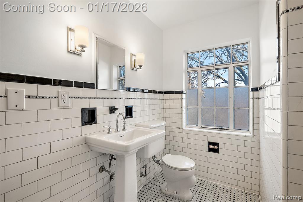 15716 Rosemont Avenue, Detroit, MI 48223 — Photo 46