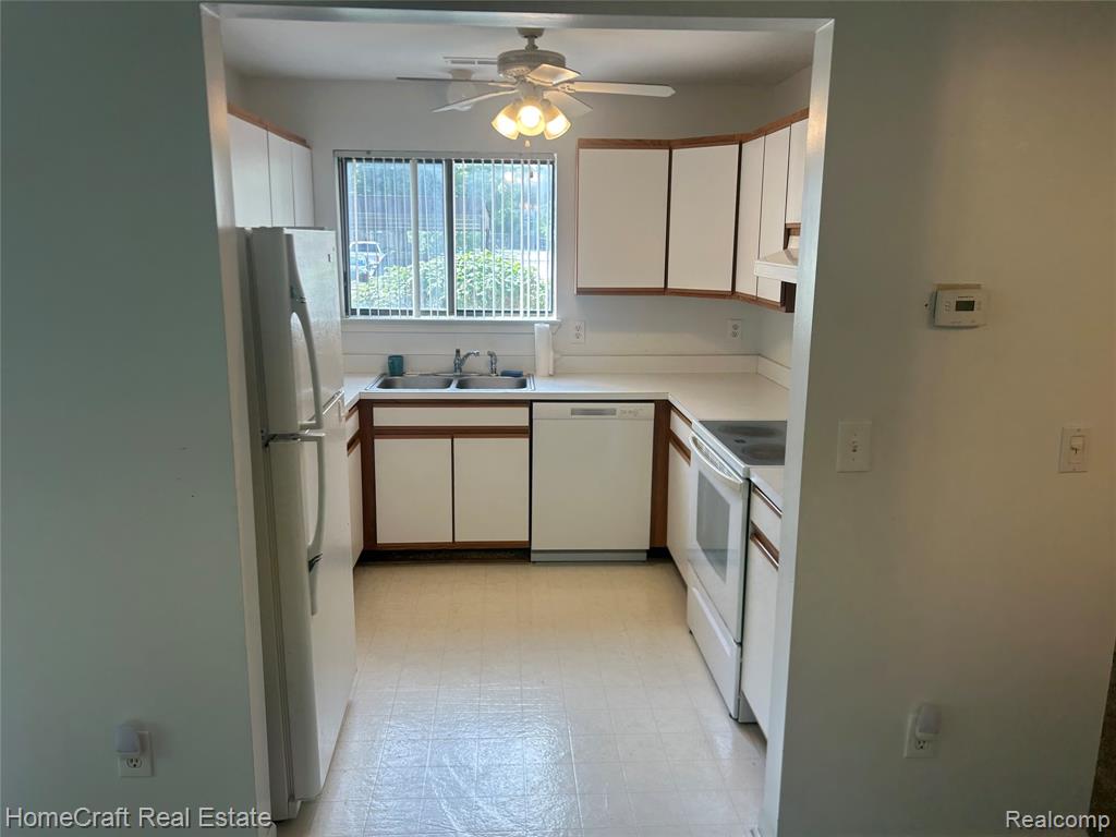 42808 Lilley Pointe Drive, Canton, MI 48187 — Photo 4