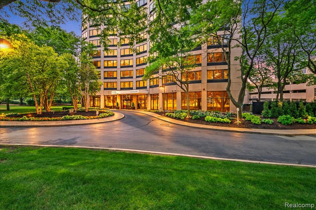 5000 Town Center, 2606, Southfield, MI 48075