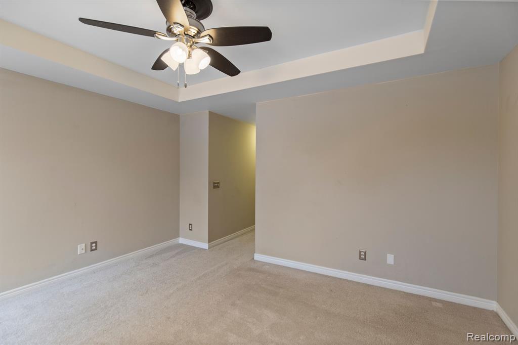 5570 HAMPSHIRE Lane, Ypsilanti, MI 48197 — Photo 9