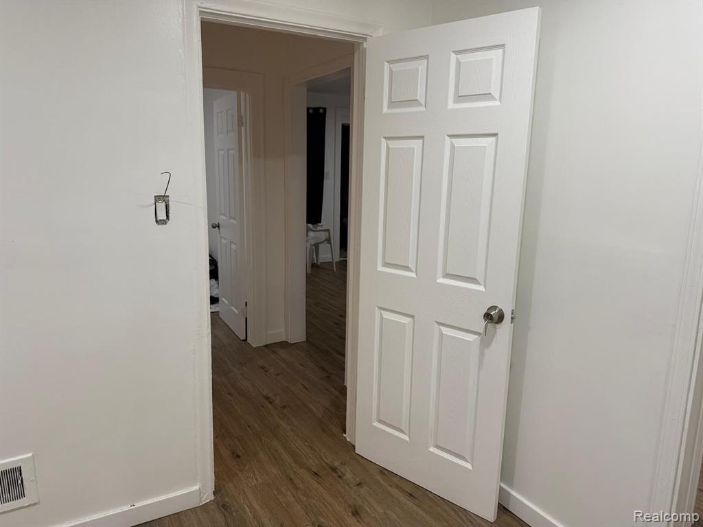 6107 Auburn, Detroit, MI 48228 — Photo 6