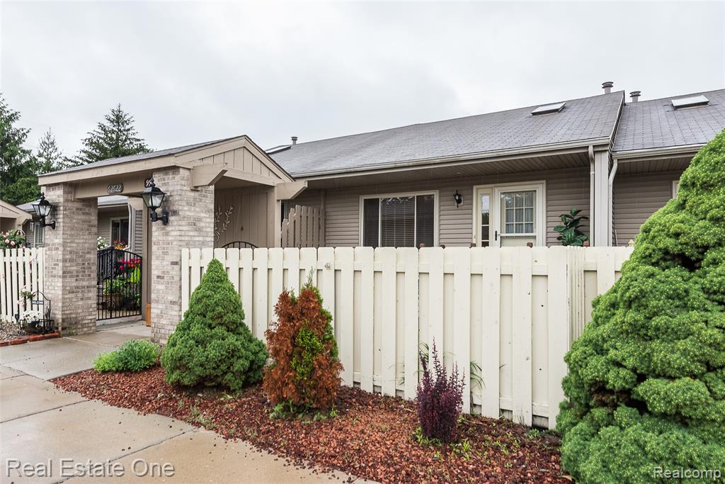 62622 RALEIGH CT, 4, South Lyon, MI 48178 — Photo 26