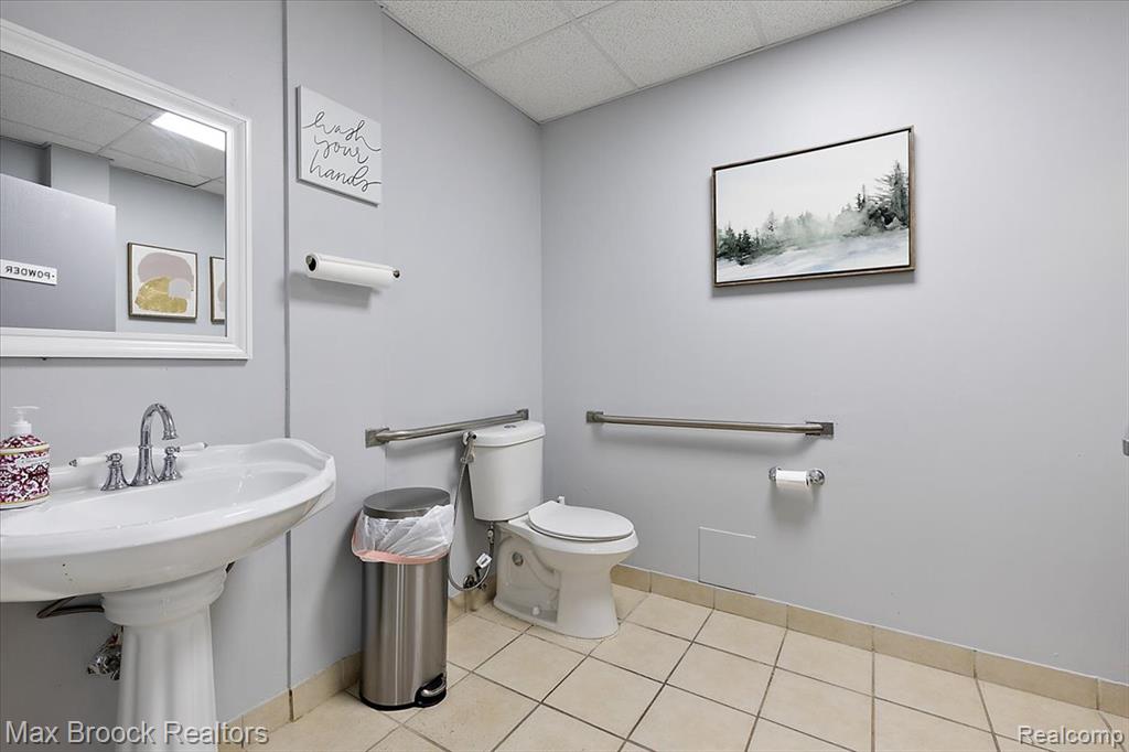 749 W 9 Mile Road, Ferndale, MI 48220 — Photo 12