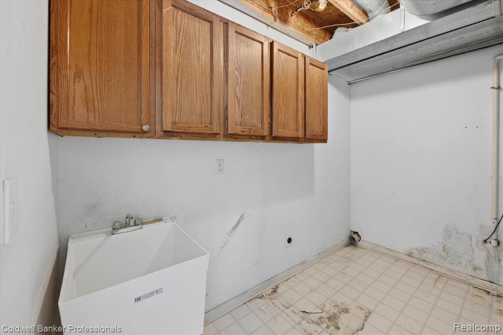 639 Andover Woods Drive, Fenton, MI 48430 — Photo 23