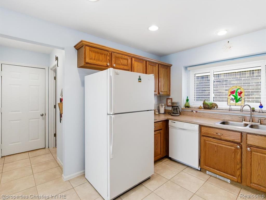 57196 Copper Creek Drive W, Washington, MI — Photo 13