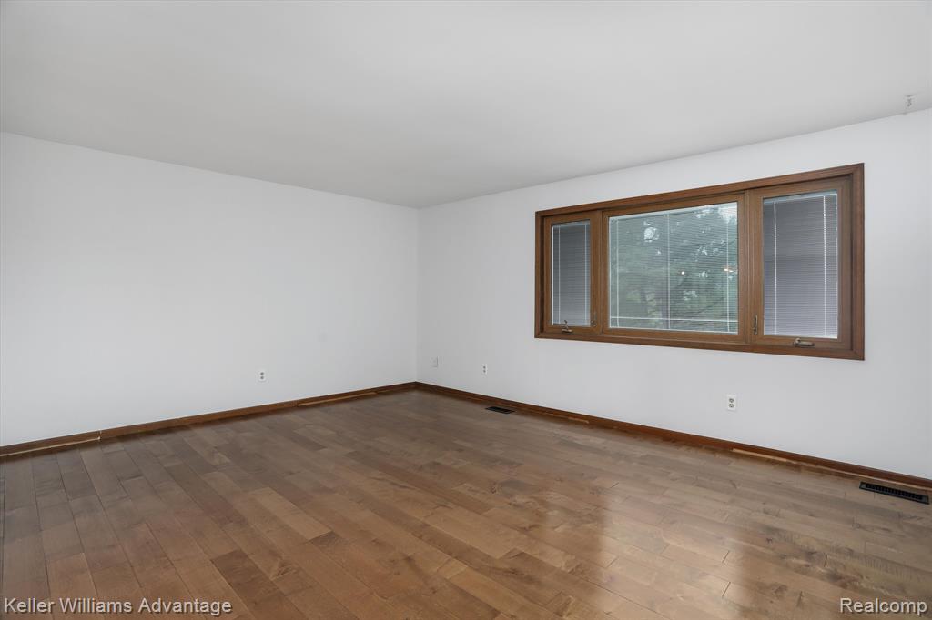 46671 BARRINGTON, Plymouth, MI 48170 — Photo 21