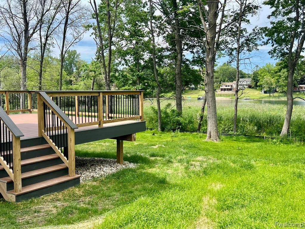 2934 W Walton Boulevard, Waterford, MI 48329 — Photo 8