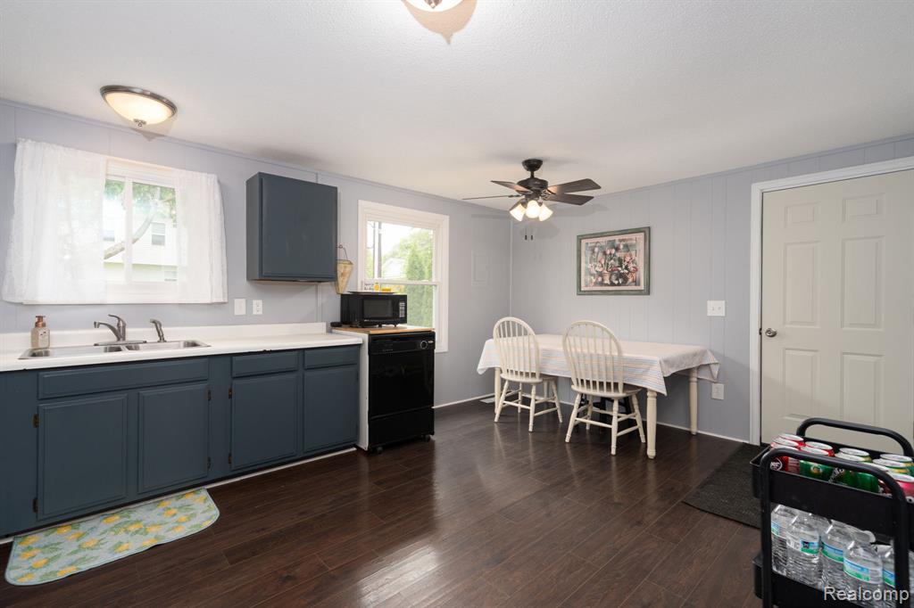 1887 Evona, Wixom, MI 48393 — Photo 10