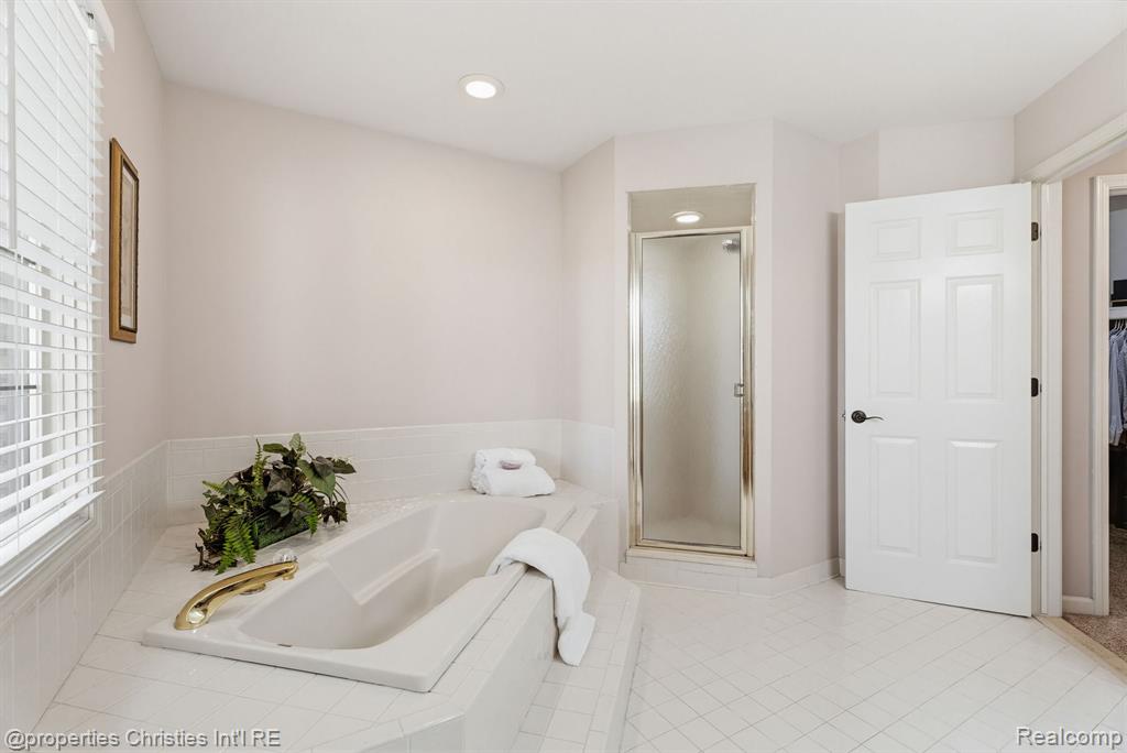 14281 Bournemuth Drive, Utica, MI 48315 — Photo 44
