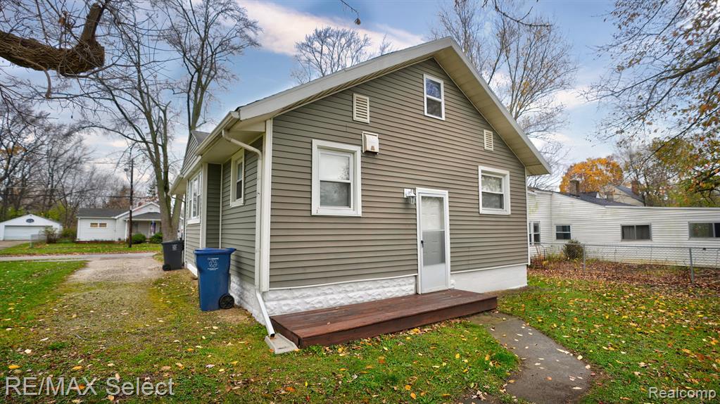 837 Crawford Street, Flint, MI 48507 — Photo 8