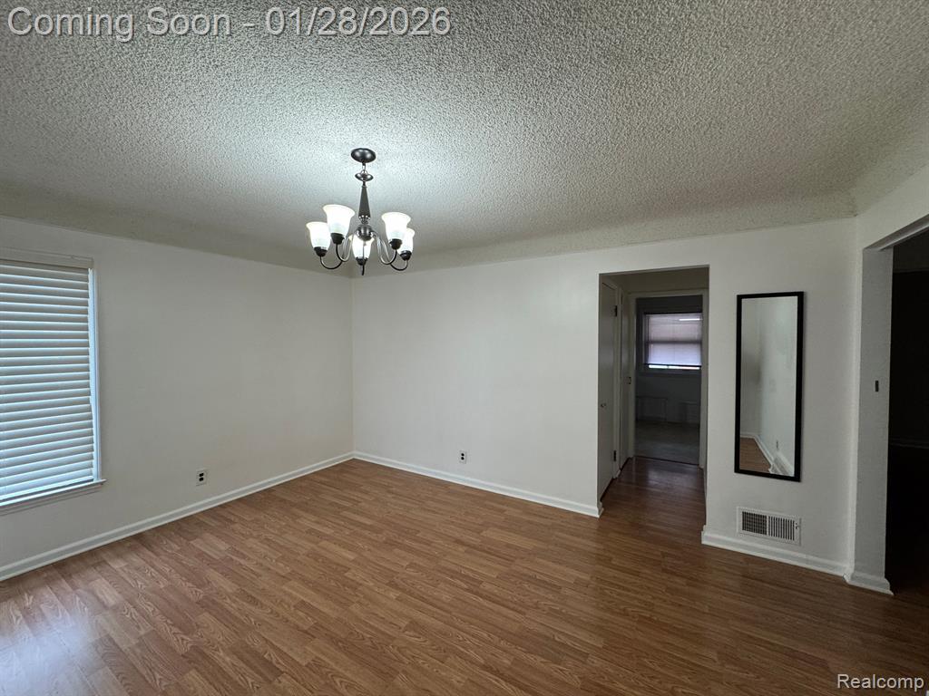 6922 MAYBURN Street, Dearborn Heights, MI 48127 — Photo 4