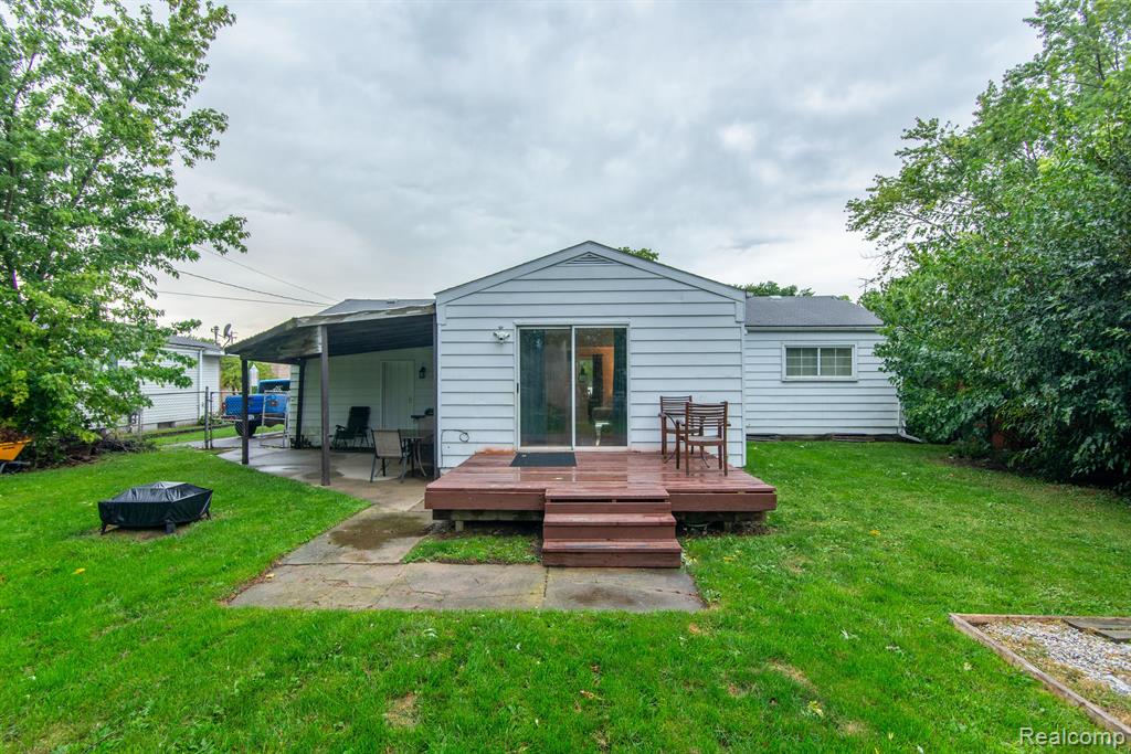 5255 OAKVIEW Drive, Swartz Creek, MI 48473 — Photo 2