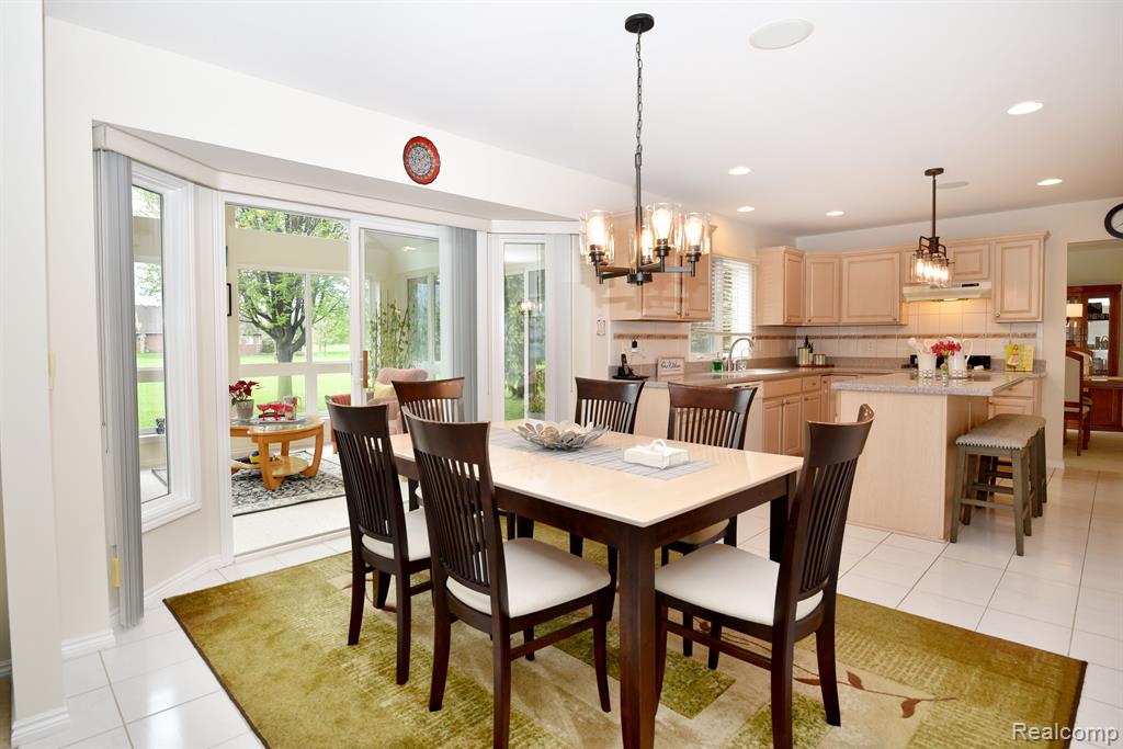 4297 SPRINGBROOK Drive, Sterling Heights, MI 48314 — Photo 15