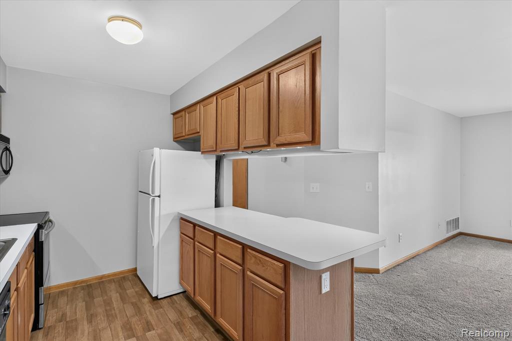 45720 Prairiegrass Court, Belleville, MI 48111 — Photo 14