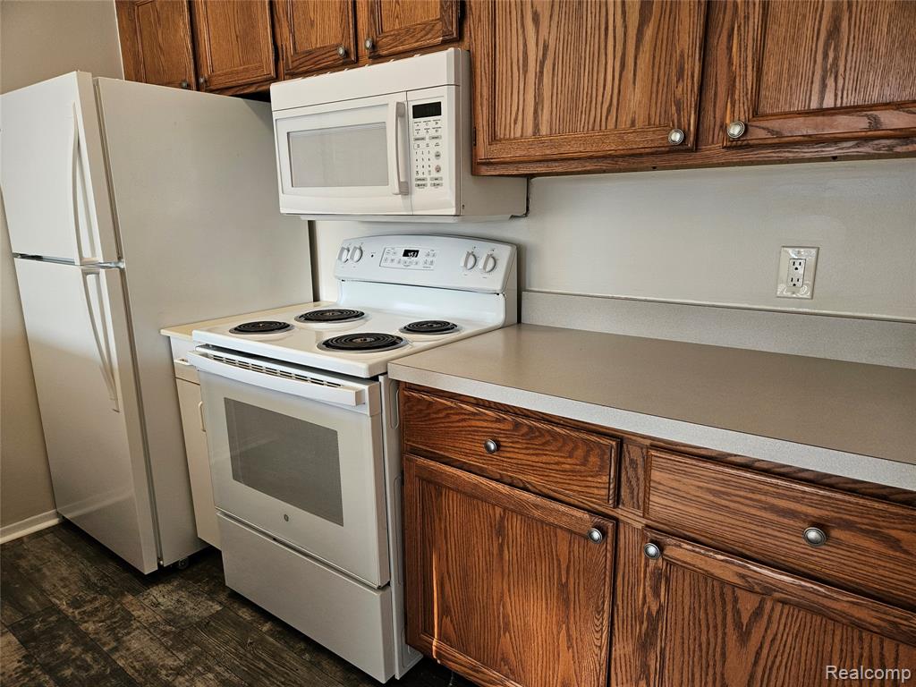 9933 ALLEN POINTE Drive, Allen Park, MI, 48101