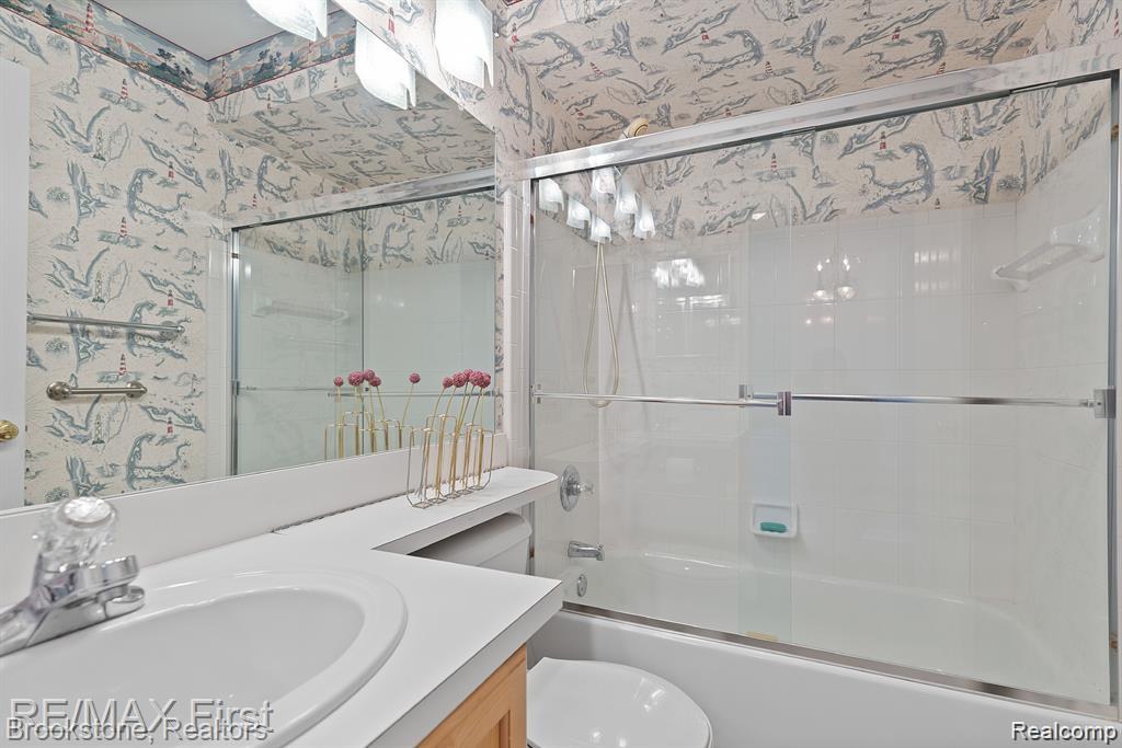 41021 Glenleven Court, Clinton Twp, MI 48038 — Photo 25
