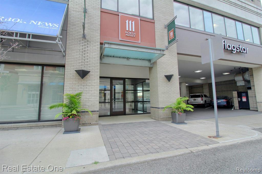 111 N ASHLEY Street, 403, Ann Arbor, MI 48104 — Photo 2
