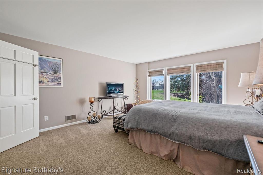 51 CHATEAUX DU LAC, Fenton, MI 48430 — Photo 27