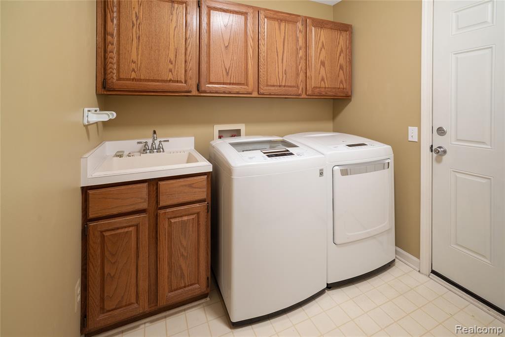 16807 Country Knoll Drive, Northville, MI 48168 — Photo 20