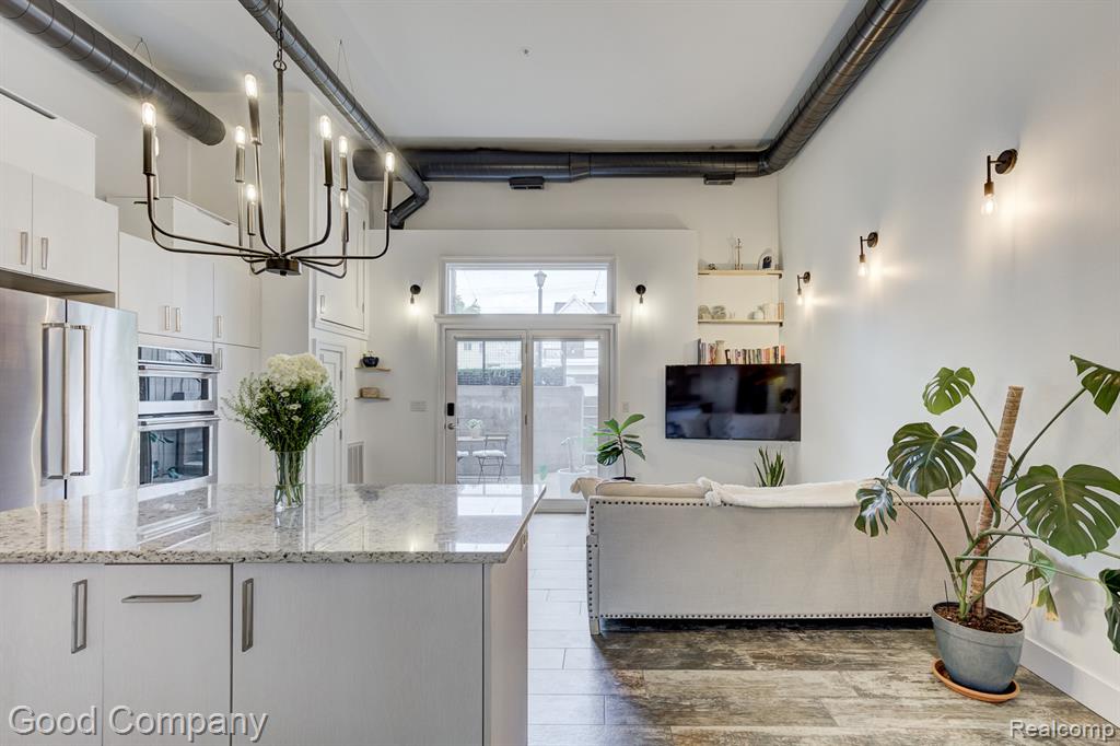 640 W 11 Mile Road, Royal Oak, MI 48067 — Photo 4
