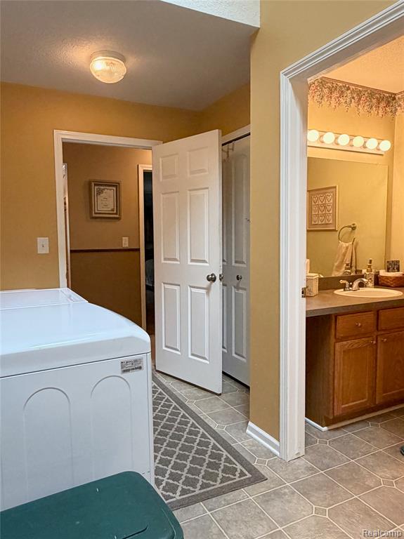 23601 Oakleigh Avenue, Woodhaven, MI 48183 — Photo 30