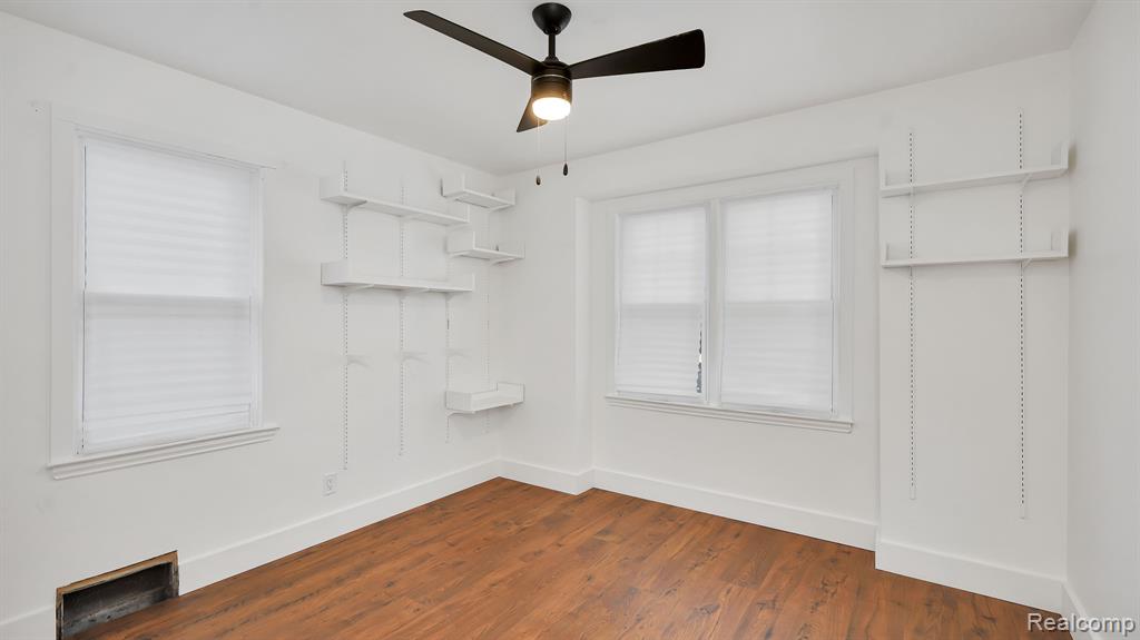 921 CAMBRIDGE Road, Berkley, MI 48072 — Photo 15