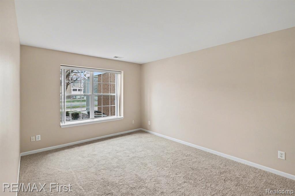 46124 Allenton Drive, Macomb, MI 48044 — Photo 9
