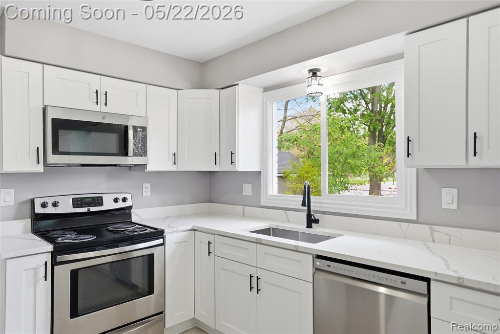 53568 Wolf Drive, Shelby Twp, MI 48316 — Photo 31