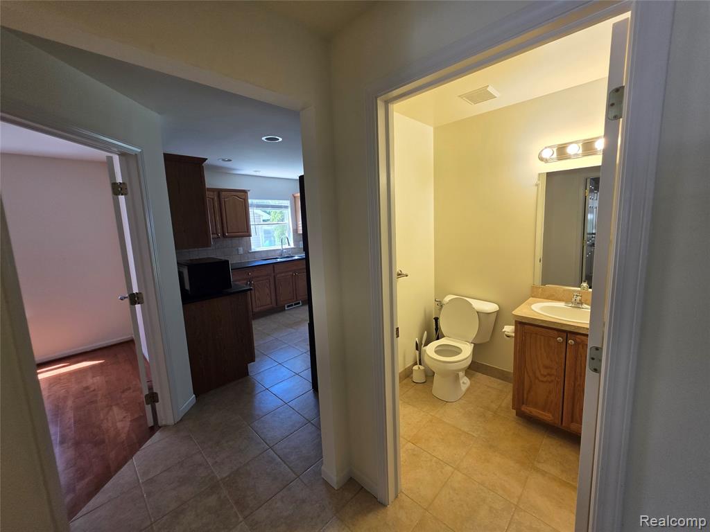 2103 Enterprise Drive, Troy, MI 48083 — Photo 12