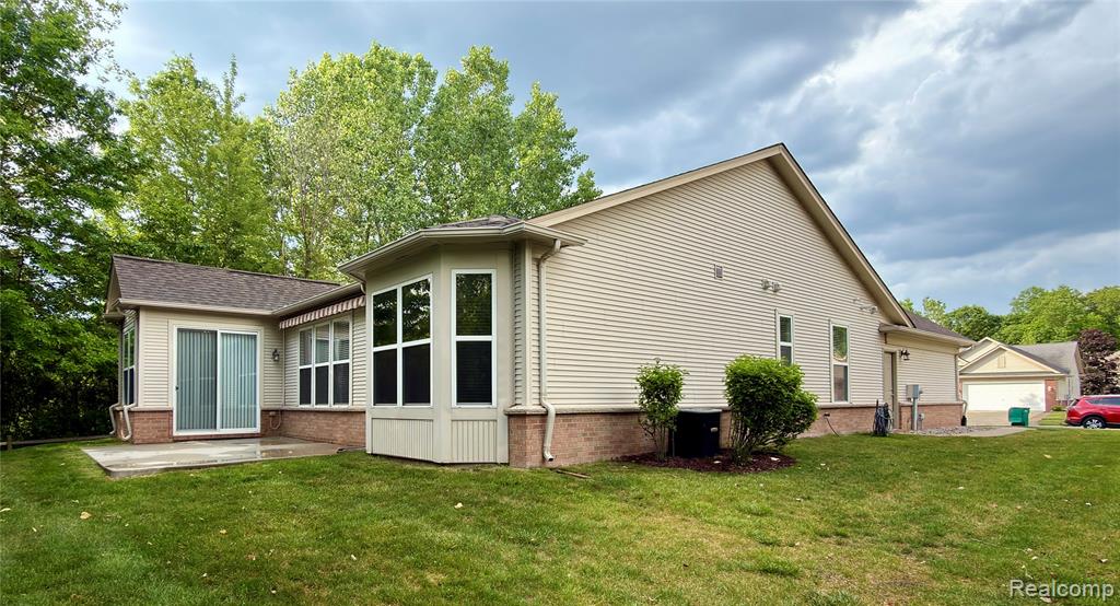 24600 Grand Traverse Avenue, Flat Rock, MI 48134 — Photo 29