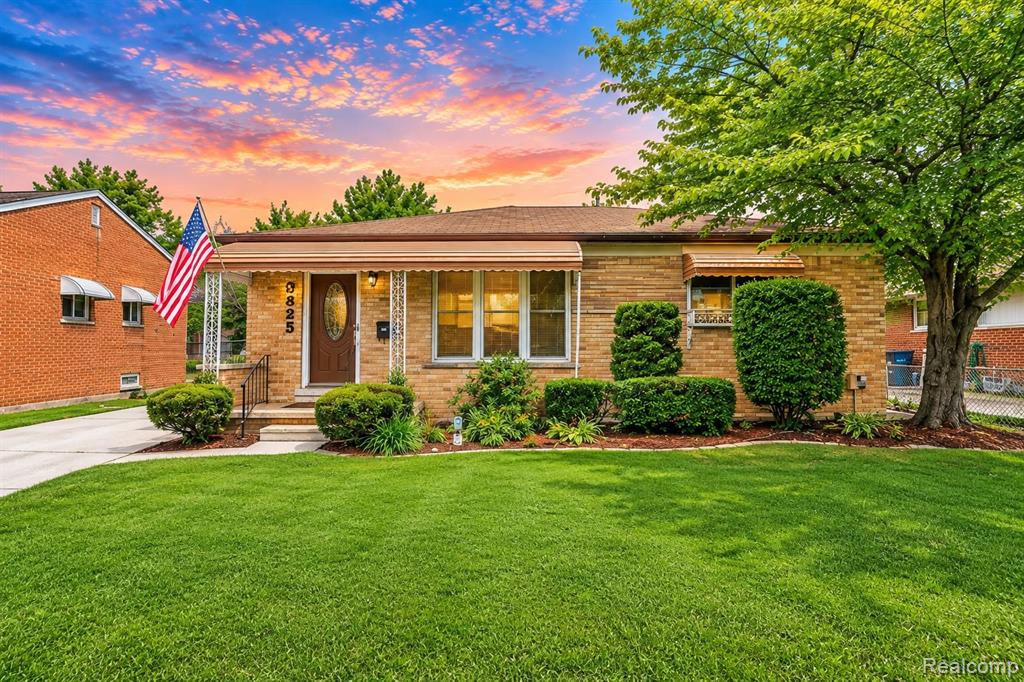 8435 Francine Street, Warren, MI 48093