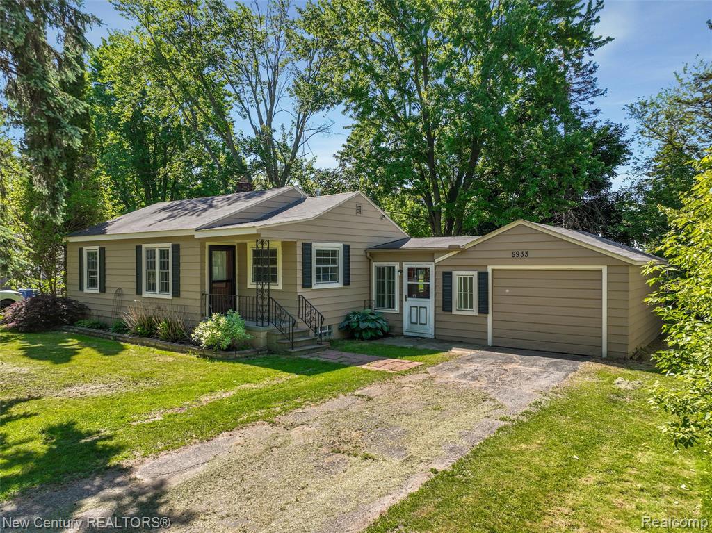 5933 Dwight Avenue, Waterford, MI 48327 — Photo 2