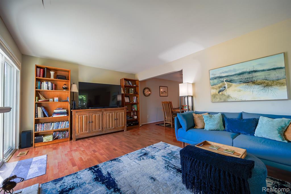21218 W GLEN HAVEN Circle, Northville, MI 48167 — Photo 4