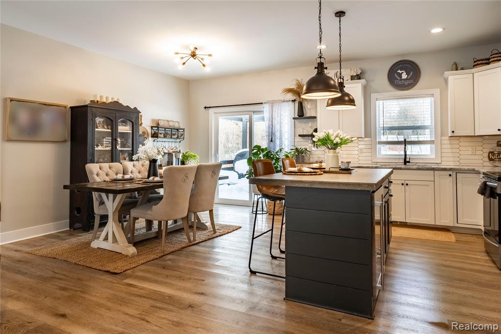 5730 Crescent Road, Waterford, MI 48327 — Photo 9