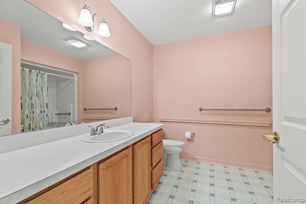 21334 MULBERRY Court, 50, Farmington Hills, MI 48336 — Photo 16