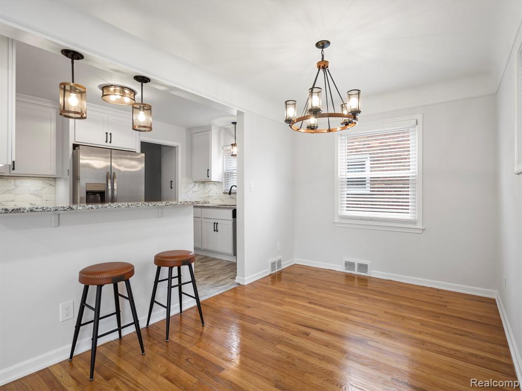 9120 SARASOTA, Redford, MI 48239 — Photo 2
