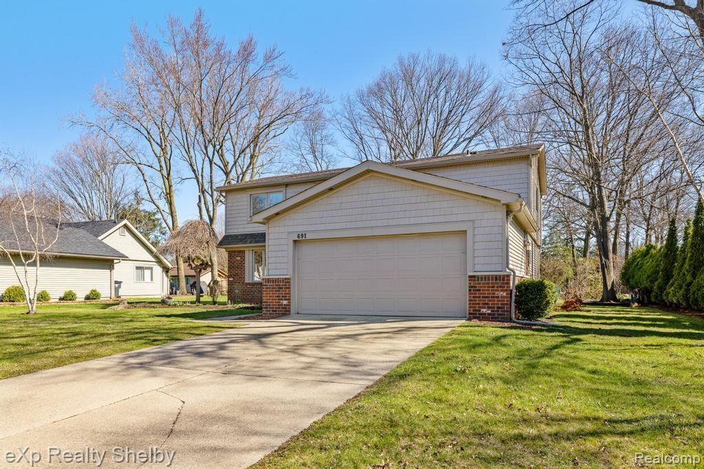 691 BARCLAY Drive, Troy, MI 48085 — Photo 3