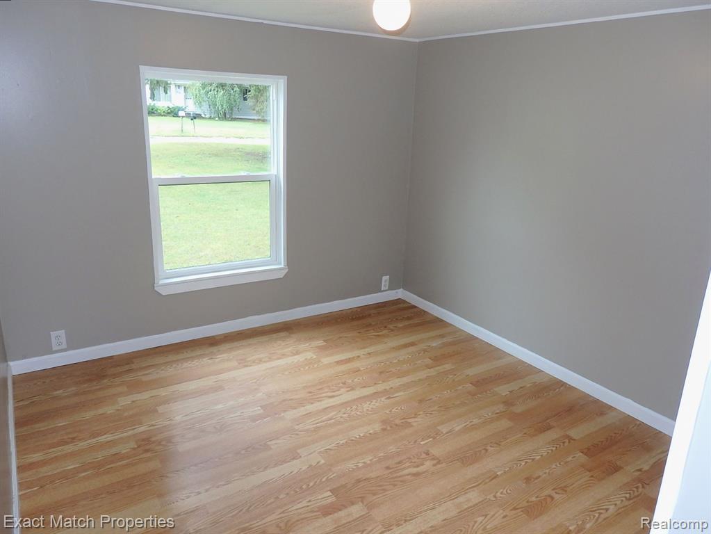 409 LAKEVIEW Street, Holly, MI 48442 — Photo 29