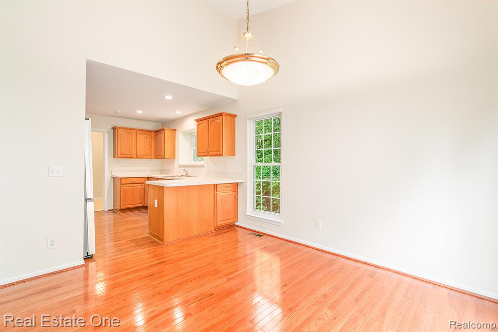 41498 HAGGERTY WOODS Court, #8, Canton, MI 48187 — Photo 15