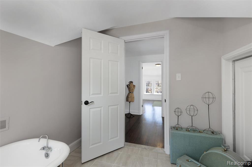 18221 Muirland Rd, Detroit, MI 48221 — Photo 23