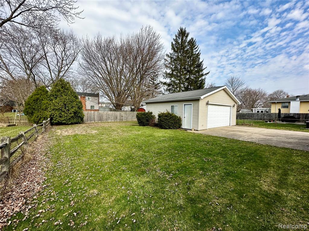 329 Cranbrook Boulevard, Monroe, MI 48162 — Photo 4