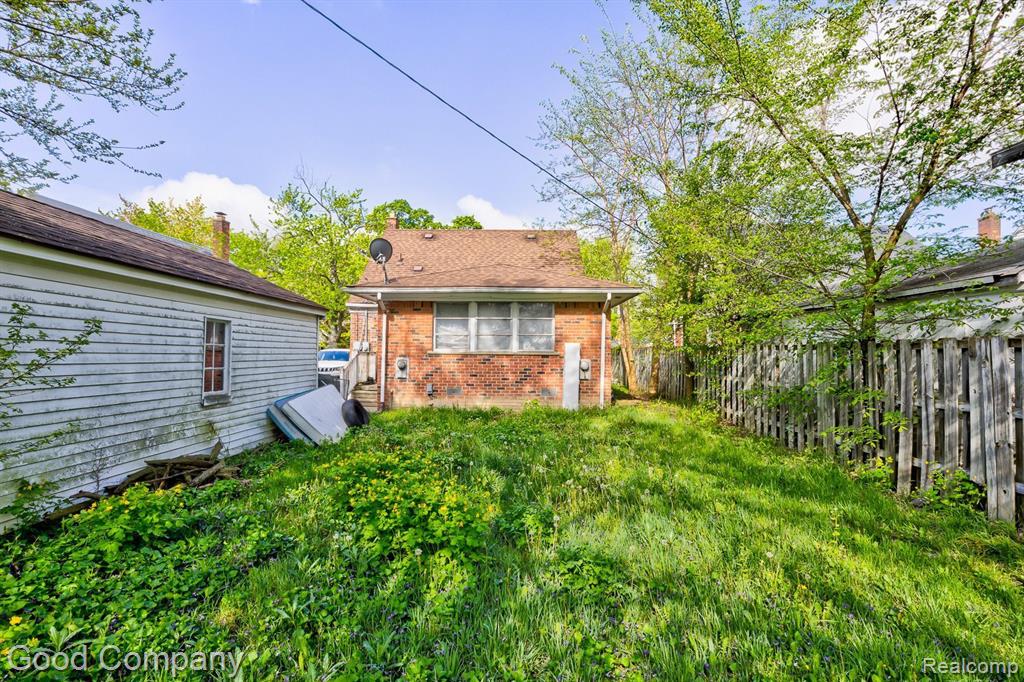 7686 W PARKWAY Street, Redford, MI 48239 — Photo 21