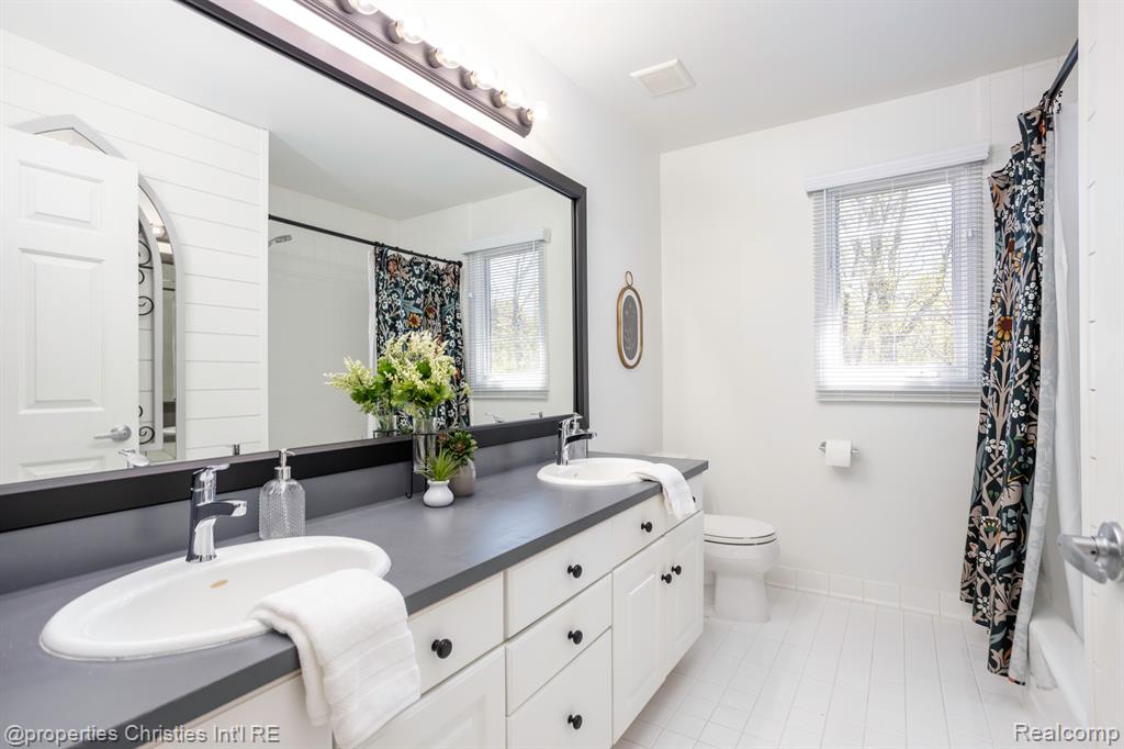 45571 IRVINE Drive, Novi, MI — Photo 35
