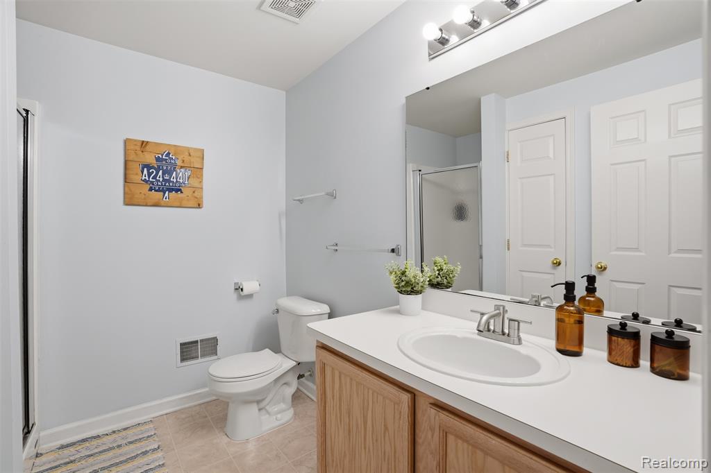 172 Champlain Boulevard, Howell, MI 48843 — Photo 33