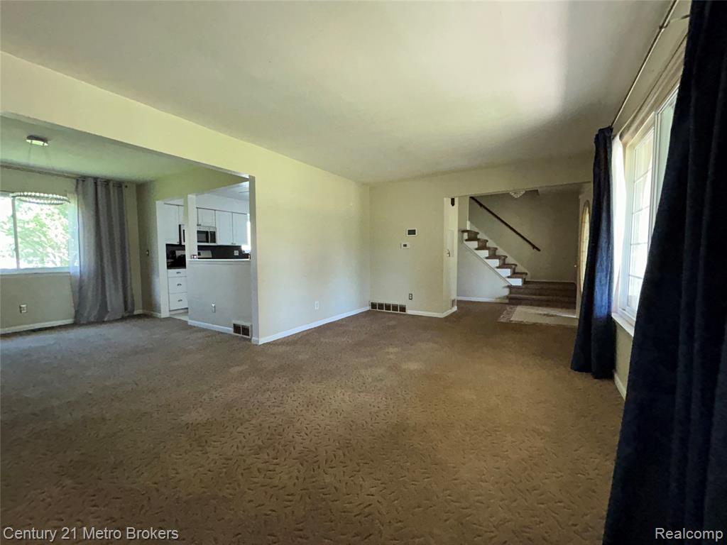 1124 Trotwood Lane, Flint, MI 48507 — Photo 6